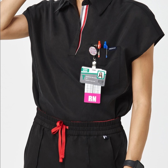 Mediclo Polo Scrub Top Capri: Collared Scrub Top - Picture 4 of 7